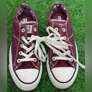 Converse‎ All Star Women Shoes size 6 color -Maroon